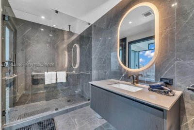 Aluguel de apartamento no E11EVEN Hotel & Residences 2803A