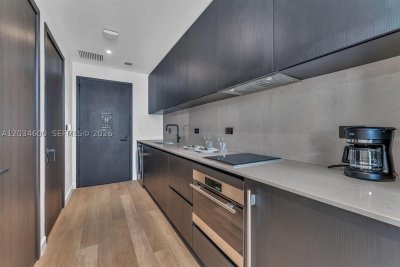 Aluguel de apartamento no E11EVEN Hotel & Residences 2803A