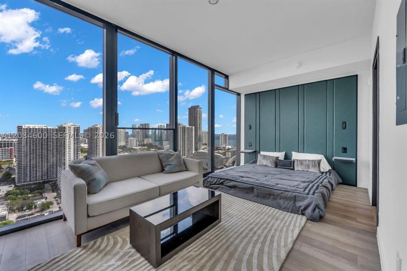Alquiler de apartamento en E11EVEN Hotel & Residences 2803A