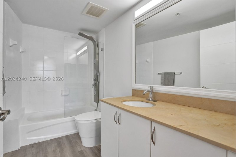 Aluguel de apartamento no Opera Tower 3802