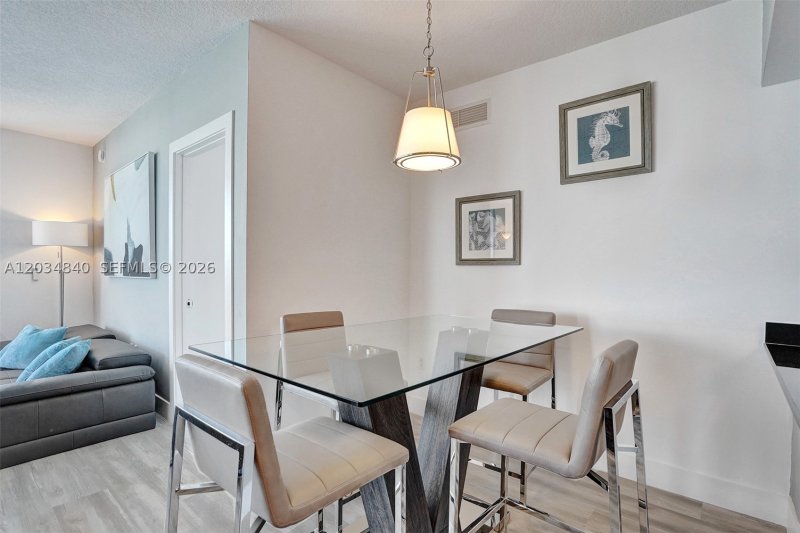 Aluguel de apartamento no Opera Tower 3802
