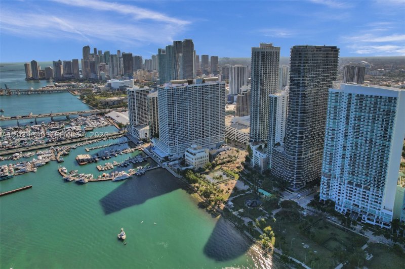 Aluguel de apartamento no Opera Tower 3802