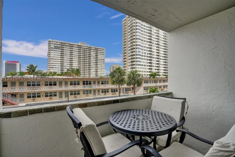 Apartment for rent at Avant Garde 205