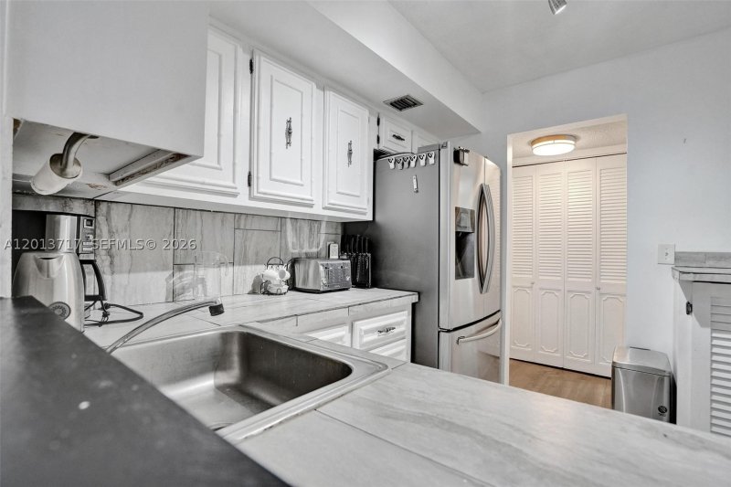 Apartment for rent at Avant Garde 205