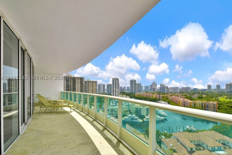 Comprar apartamento en Porto Vita 1701