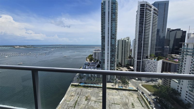 Aluguel de apartamento no Mark on Brickell 2507