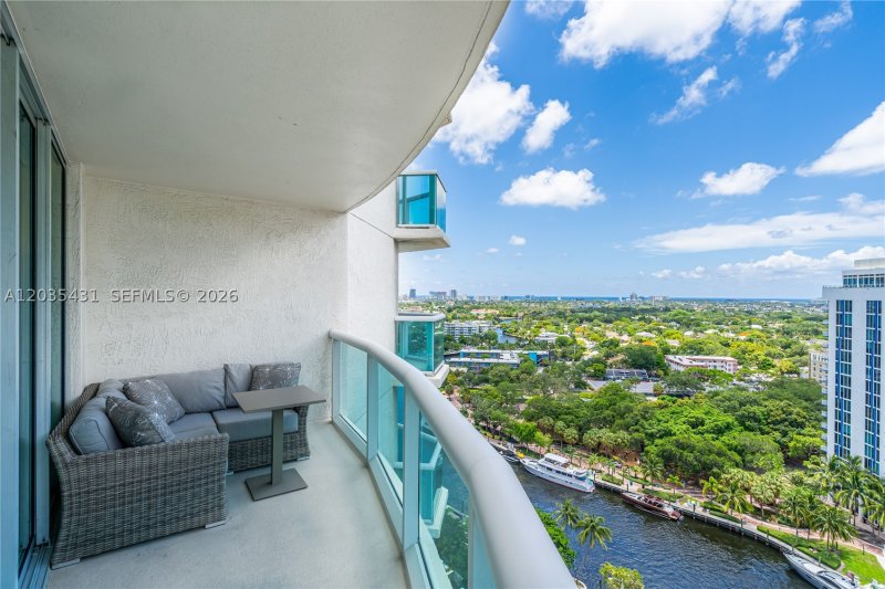 Condo for sale at Watergarden 1904