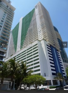 Comprar apartamento no The Club At Brickell Bay 3318