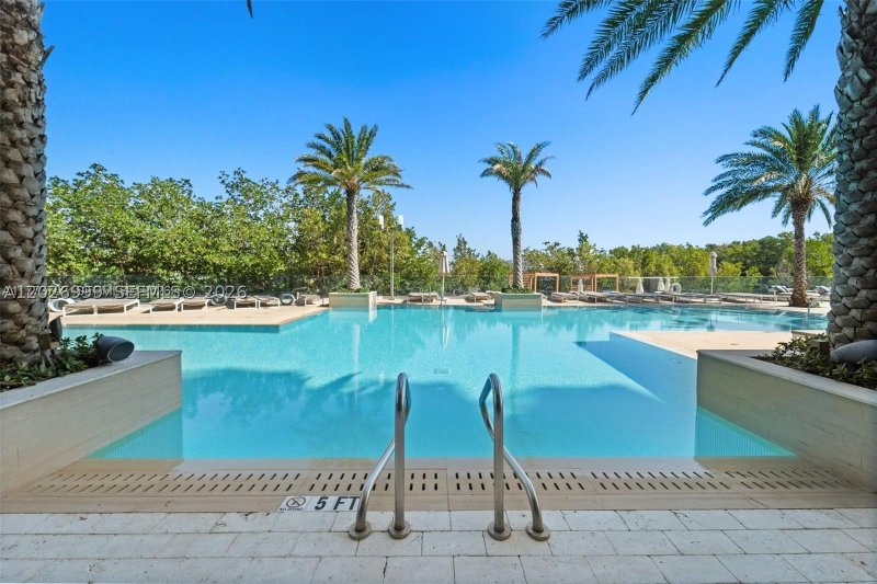Condo for sale at The Harbour 1019