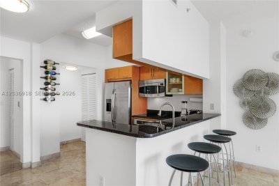 Aluguel de apartamento no Brickell on the River North 3812