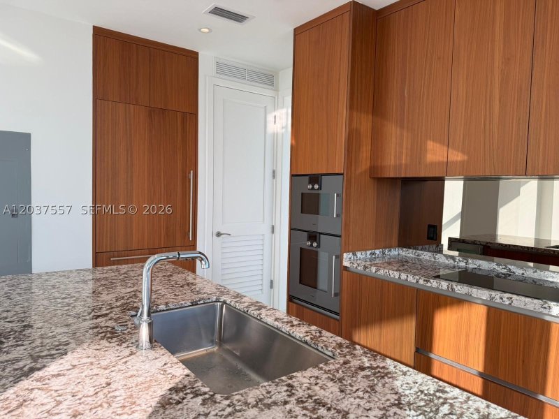 Alquiler de apartamento en Una Residences at Brickell 903