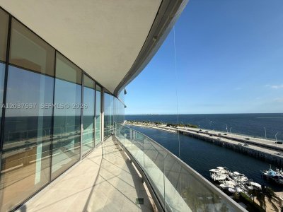 Una Residences at Brickell Apt #903