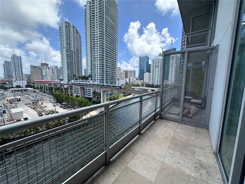 Apartment for rent at Neo Vertika Brickell 1213