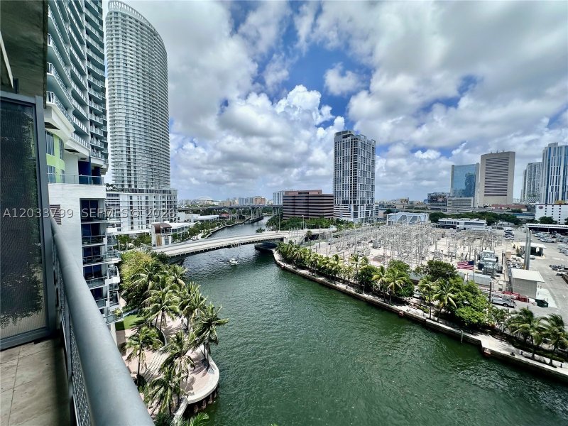 Apartment for rent at Neo Vertika Brickell 1213