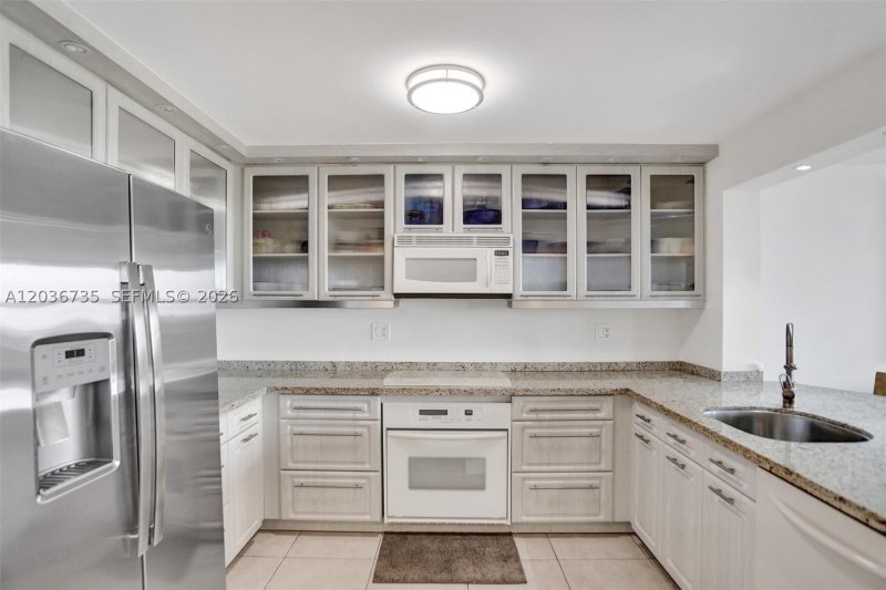Condo for sale at Club Atlantis 1508