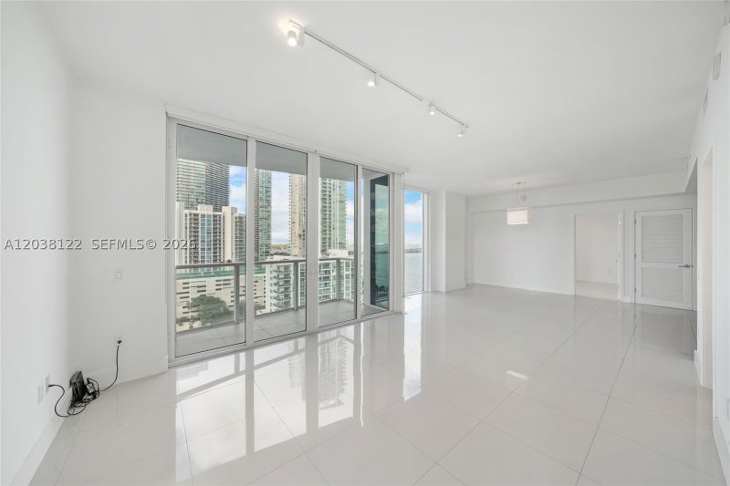 Comprar apartamento en The Crimson Miami 1501