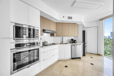 Ocean One Apt #709
