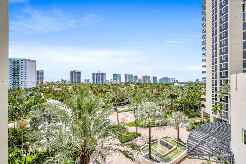 Condo for sale at Ocean One 709