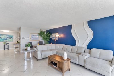 Comprar apartamento no Del Prado South Tower 1401