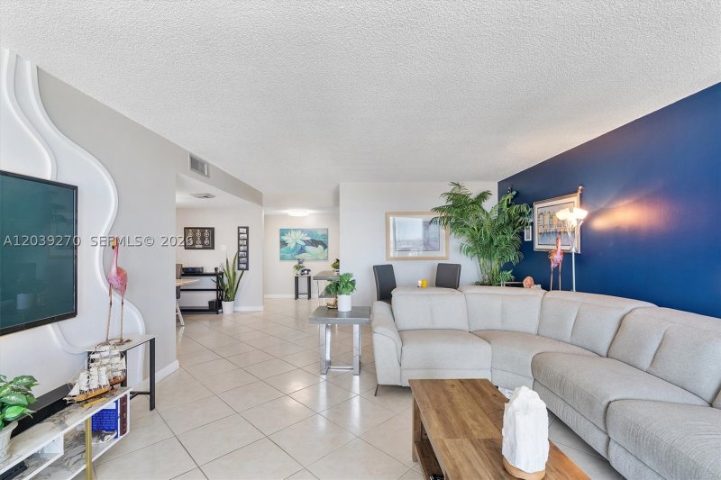 Condo for sale at Del Prado South Tower 1401