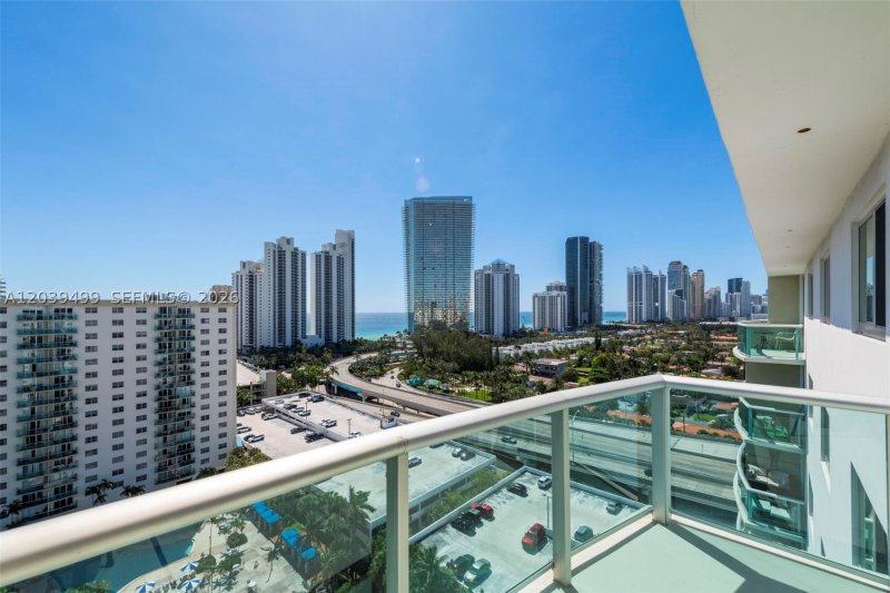 Apartment for rent at Ocean View PH-6