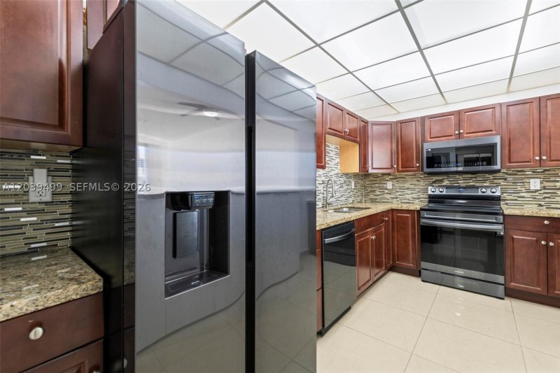Apartment for rent at Ocean View PH-6