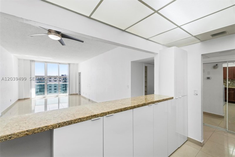 Apartment for rent at Ocean View PH-6
