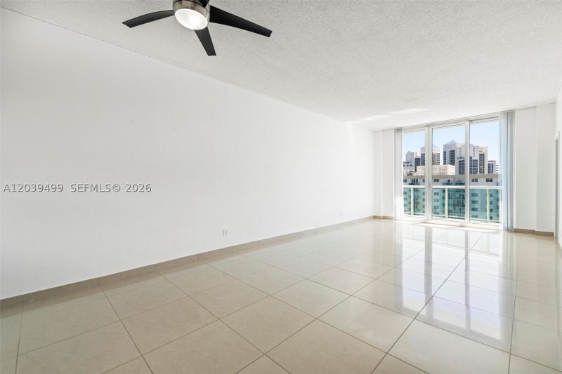 Apartment for rent at Ocean View PH-6