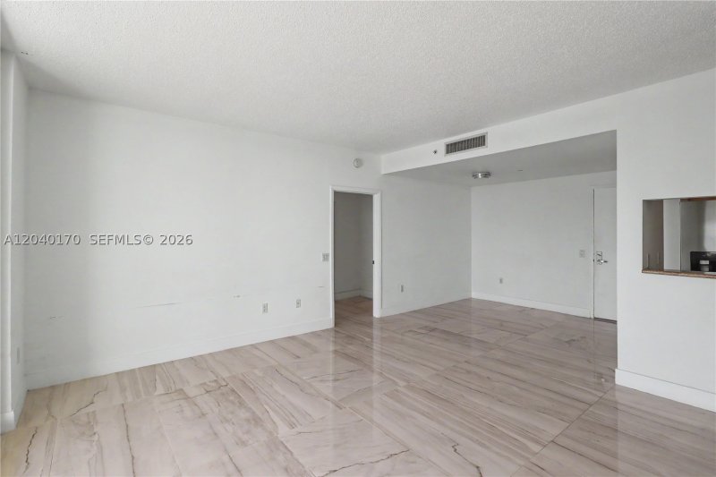Condo for sale at Metropolitan at Brickell 704