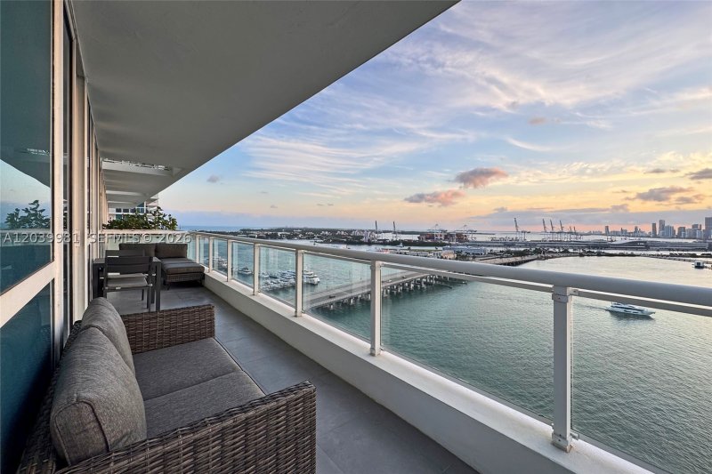 Alquiler de apartamento en Bentley Bay North 2114