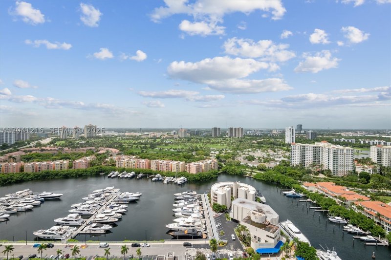 Comprar apartamento no Turnberry Isle PHC