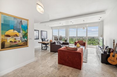 Comprar apartamento no Turnberry Isle PHC
