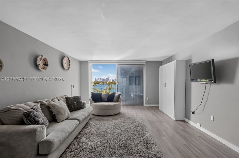 Apartment for rent at South Bay Club 533