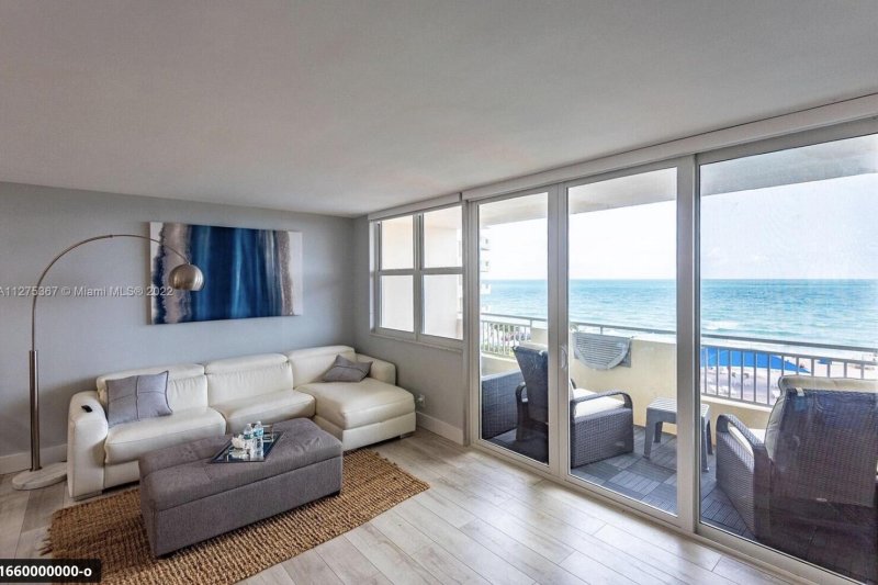 Condo for sale at Parker Dorado 414