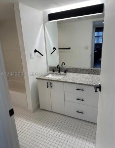 Comprar apartamento no Winston Towers M11