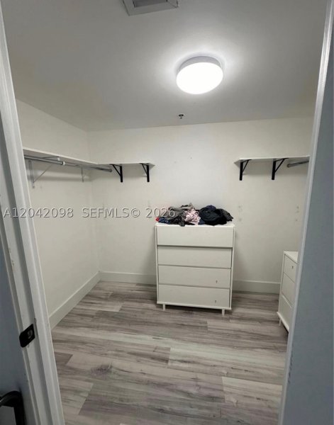 Condo for sale at Winston Towers M11