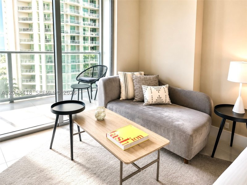 Apartment for rent at Brickell House Condo 1806