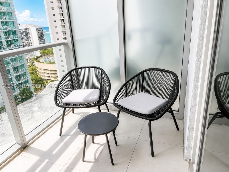 Apartment for rent at Brickell House Condo 1806