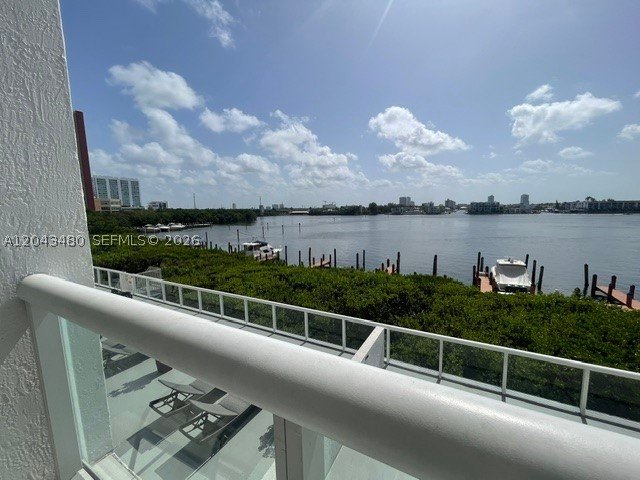 Alquiler de apartamento en Golden Bay Club 407