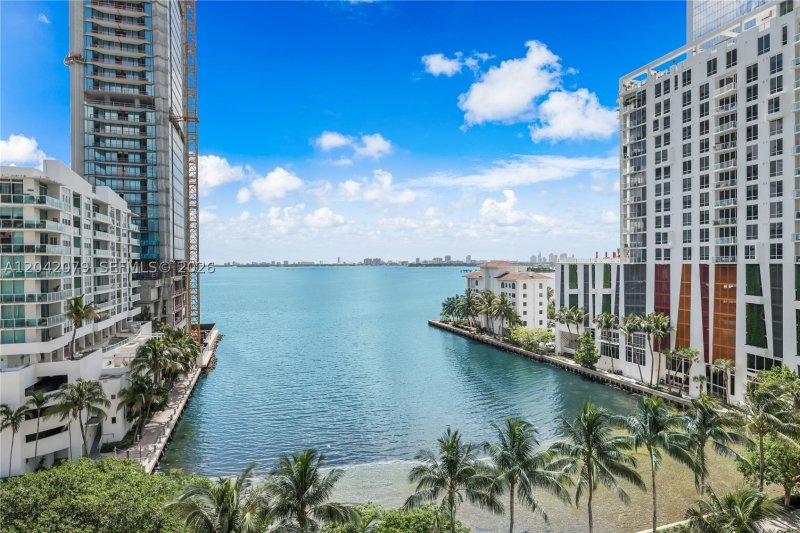 Comprar apartamento en Icon Bay 701