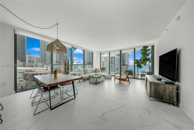 Icon Bay Apt #701