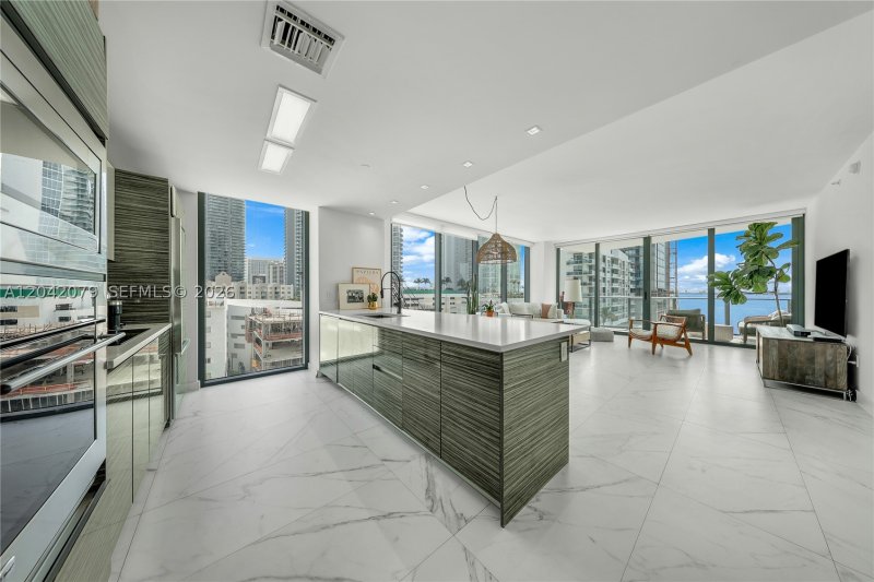 Comprar apartamento en Icon Bay 701