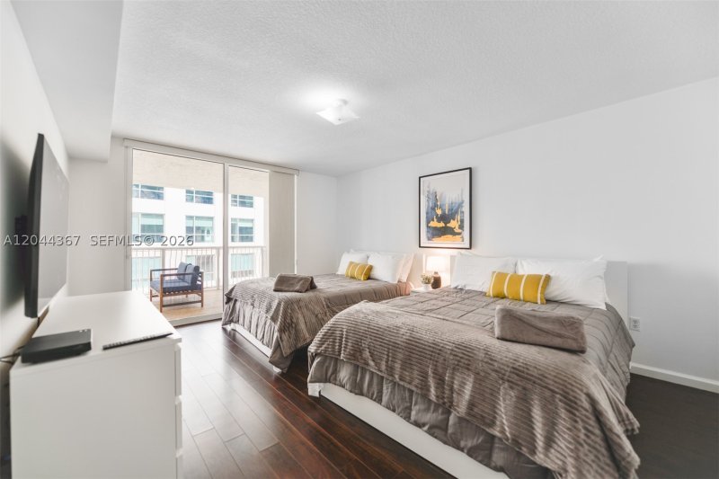 Condo for sale at The Club At Brickell Bay 3614