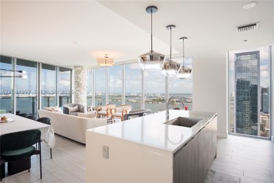 Aluguel de apartamento no Biscayne Beach 4307