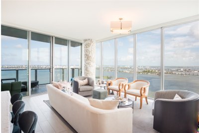 Aluguel de apartamento no Biscayne Beach 4307