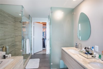Aluguel de apartamento no Biscayne Beach 4307
