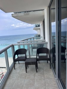 Comprar apartamento en M Resort Residences 1706