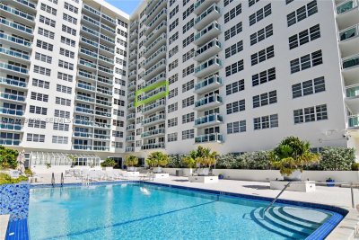 Comprar apartamento en The Collins Condo 605