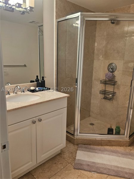 Apartment for rent at Hamptons South 2409