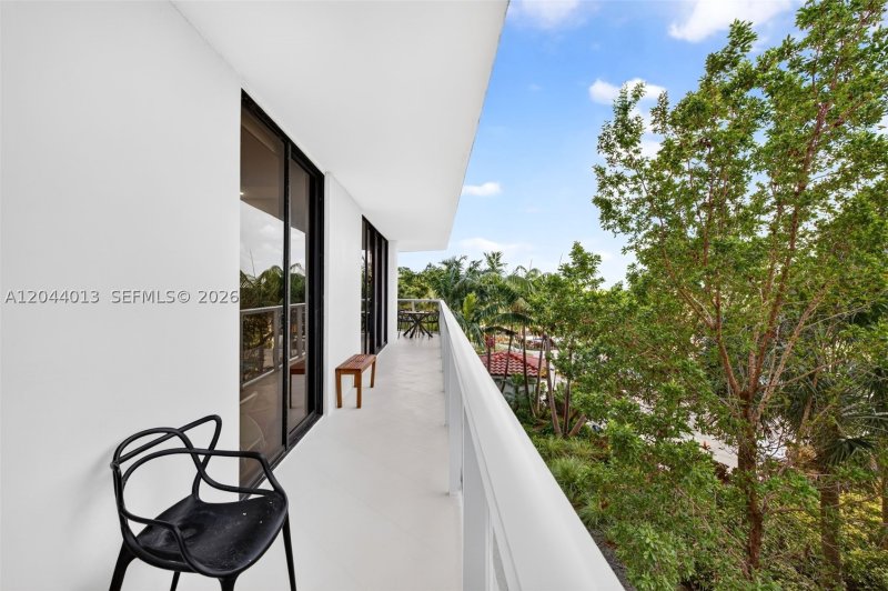 Condo for sale at Hamptons West 407